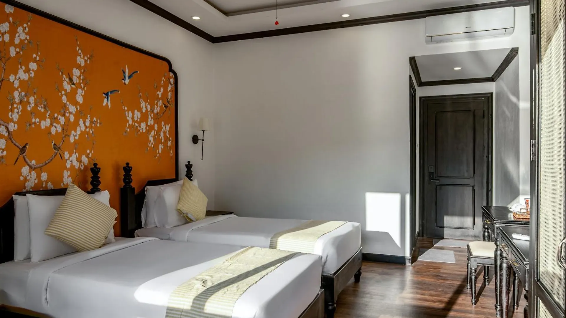 ****  Luang Prabang Vang Luang Hotel Laos